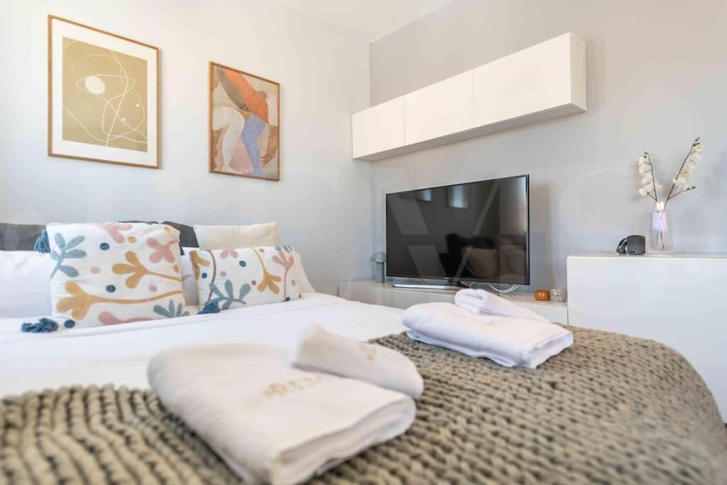 Apartment Commodious Near Center By Rems *