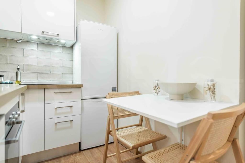 Commodious Near Center By Rems Apartment *