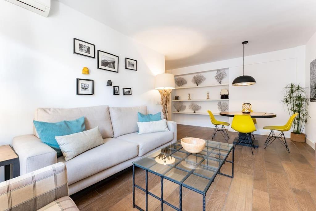 Super Flat With Terrace And Free Parking