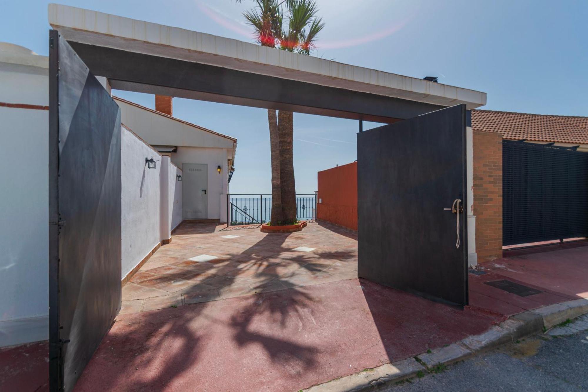 Mediterraneo Outdoor Pool Málaga