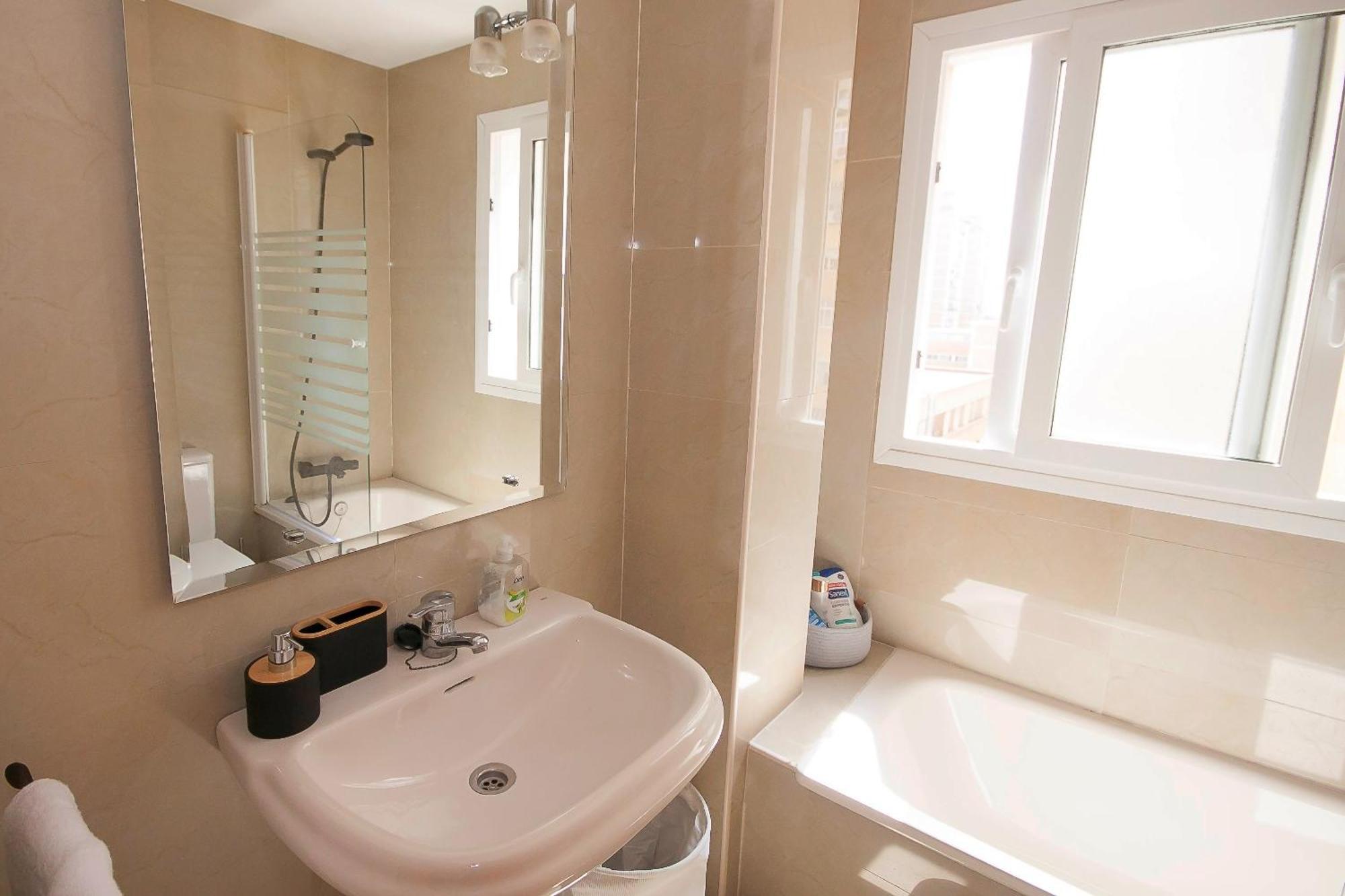 Appartement Ave Huelin 3rooms Con Parking Y Ac Málaga
