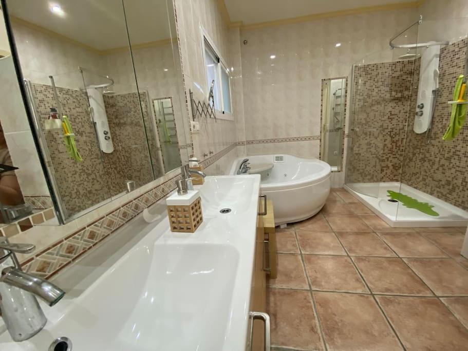 Сasa de vacaciones Espectacular Atico Duplex Con 2 Terrazas & Piscina