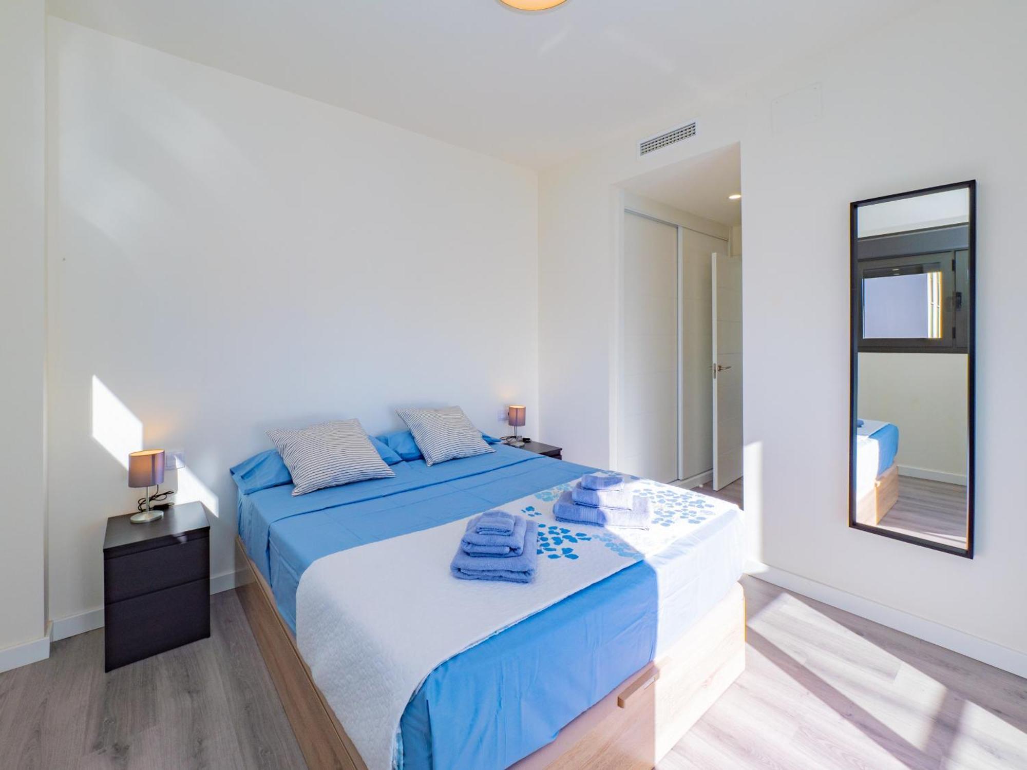 Cubo's La Union Pool & Parking * Malaga