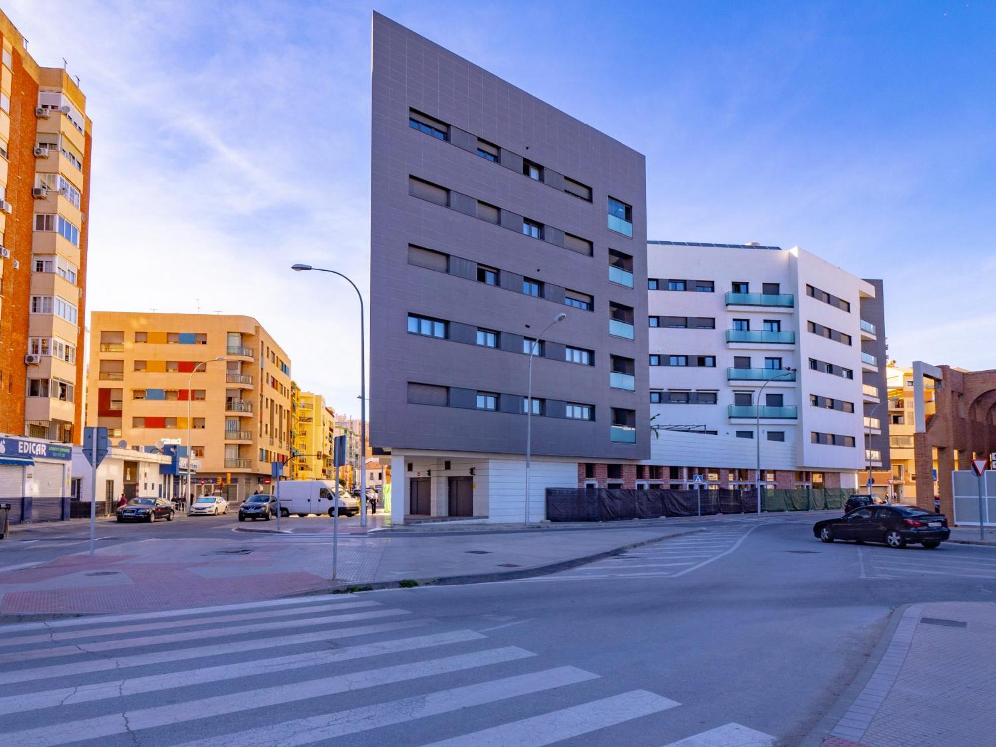 Cubo's La Union Pool & Parking Malaga