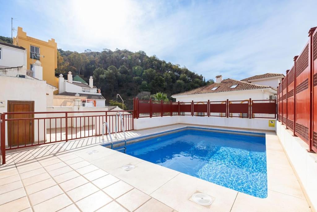 With Pool Appartement