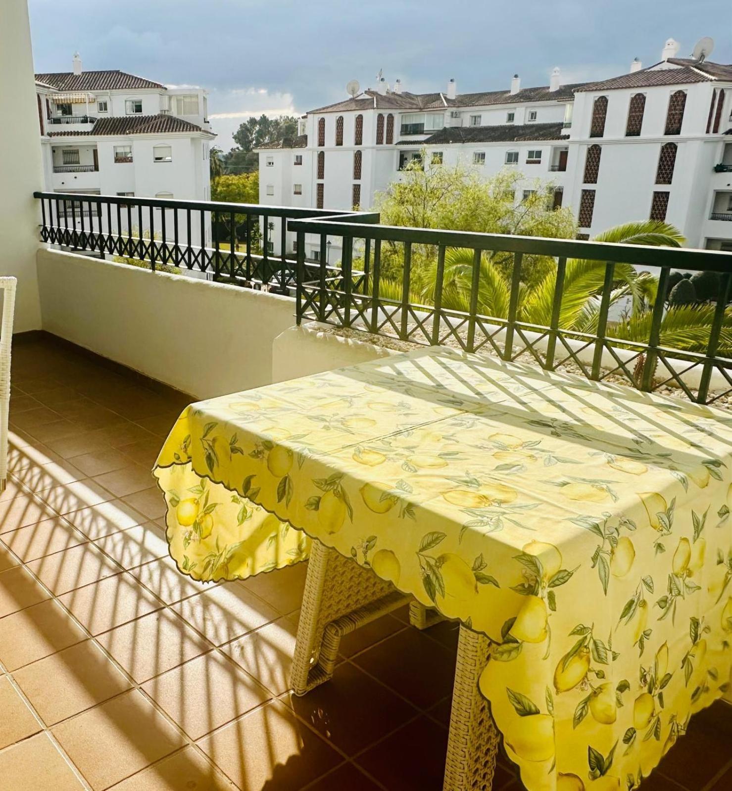Apartamento Lovely Apartment, Grancalahonda By Holidays2rent