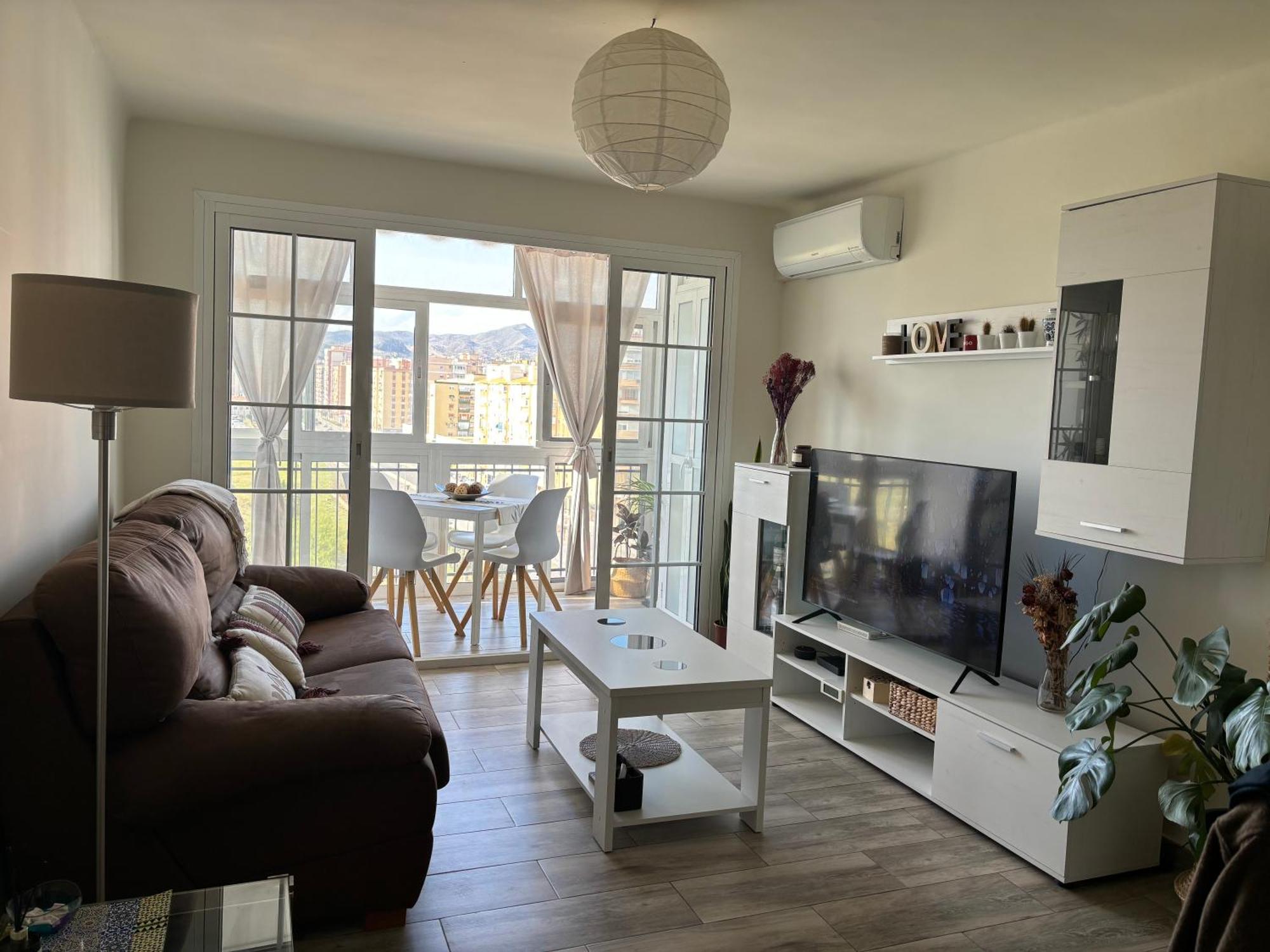 Lucia - Family, Friends & Fun Pet Friendly Apartment Malaga