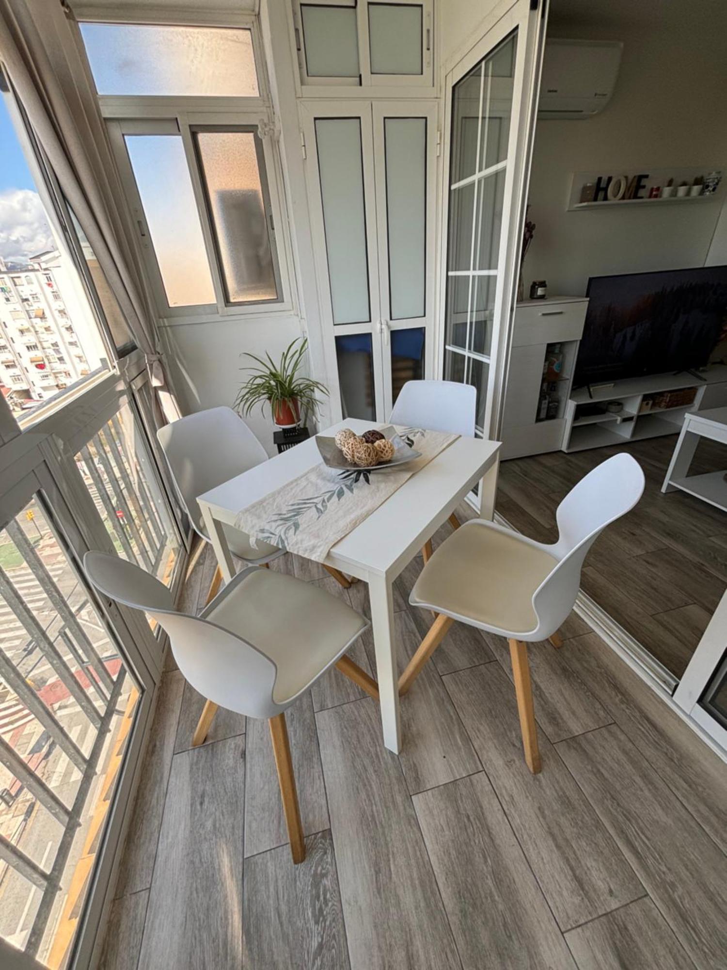 Lucia - Family, Friends & Fun Pet Friendly Apartment Malaga