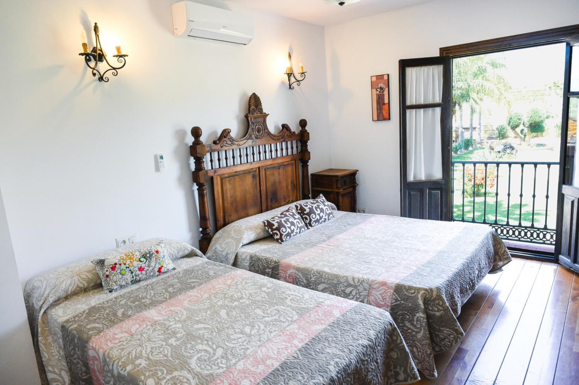 Vakantiehuis Amplia Con Precioso Jardin Cerca De Capital. Málaga