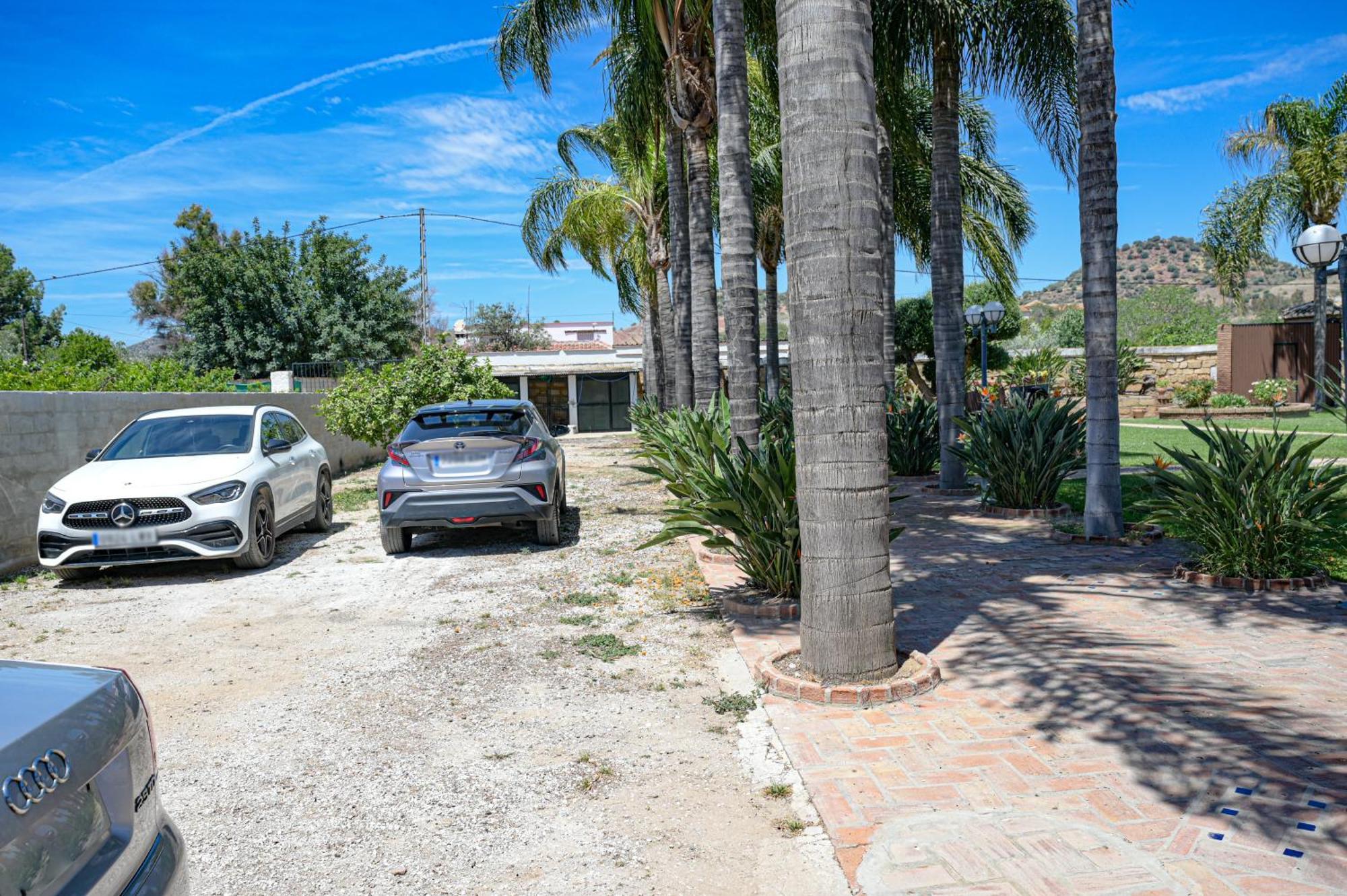 Vakantiehuis Amplia Con Precioso Jardin Cerca De Capital. *