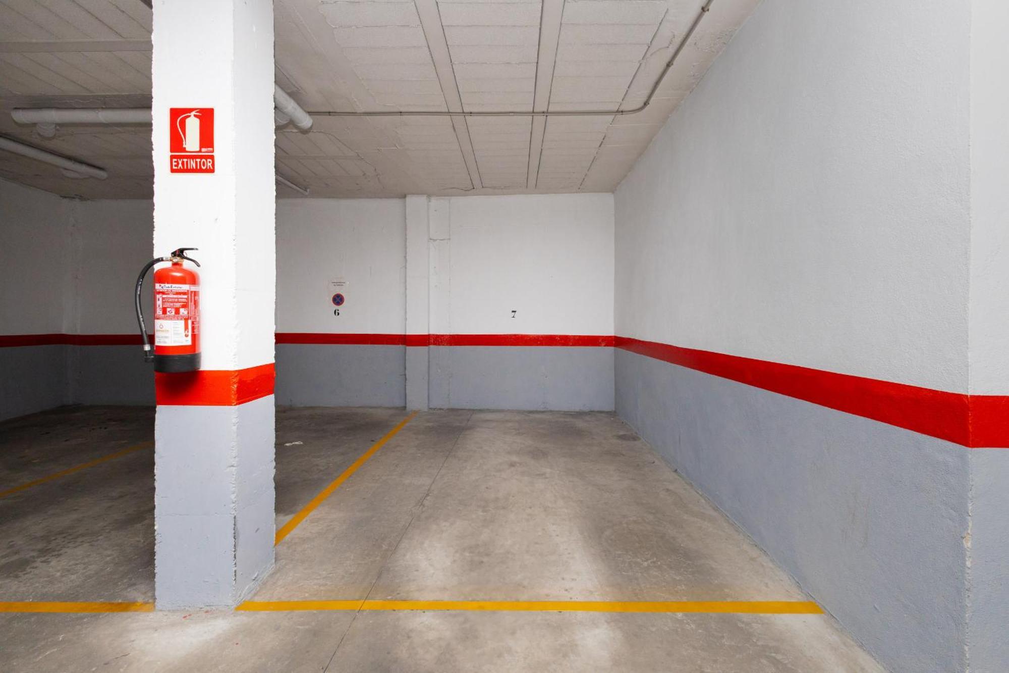 Apartment C21 Trendy 2 Bdr & Parking Downtown *