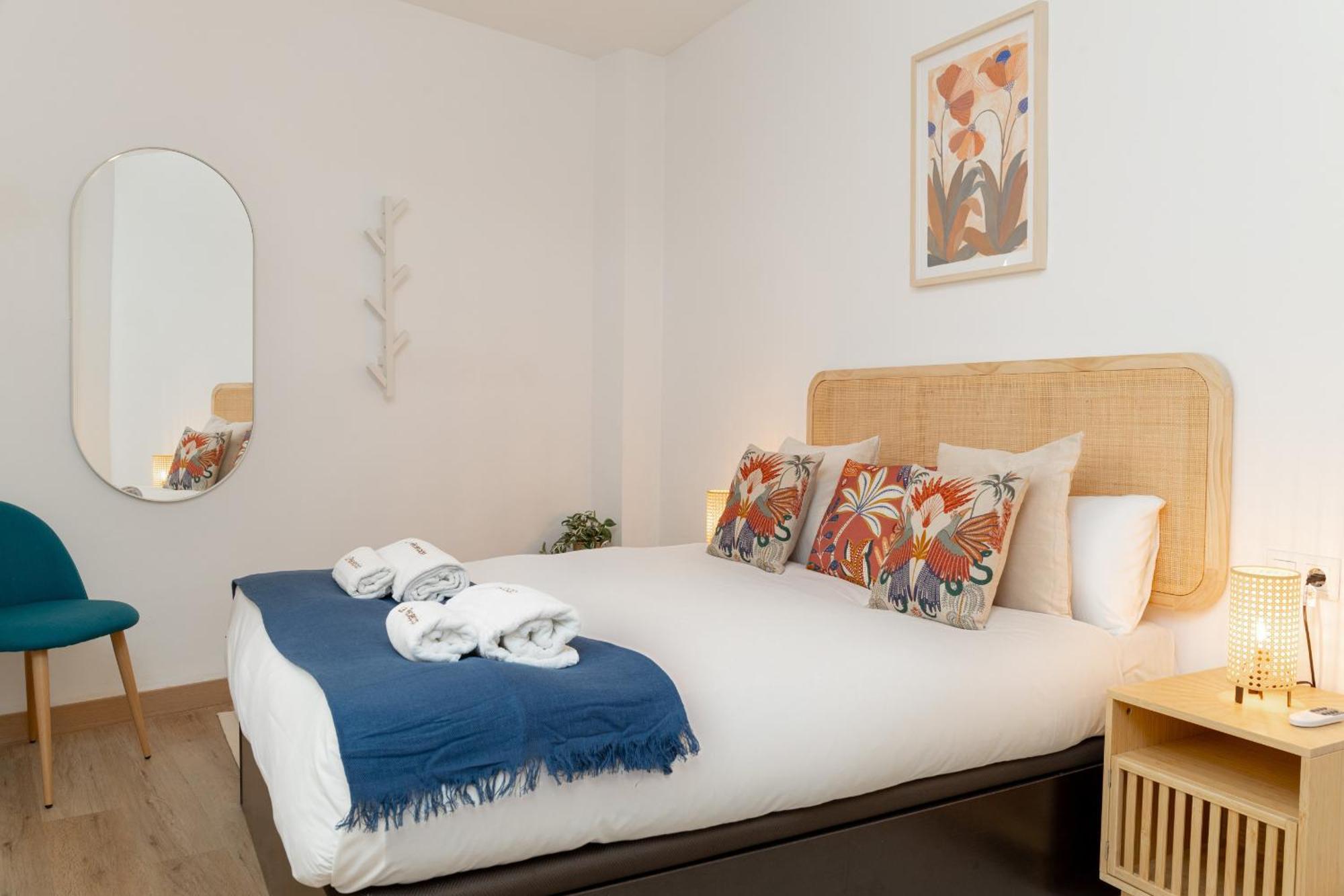 Apartment C21 Trendy 2 Bdr & Parking Downtown Malaga