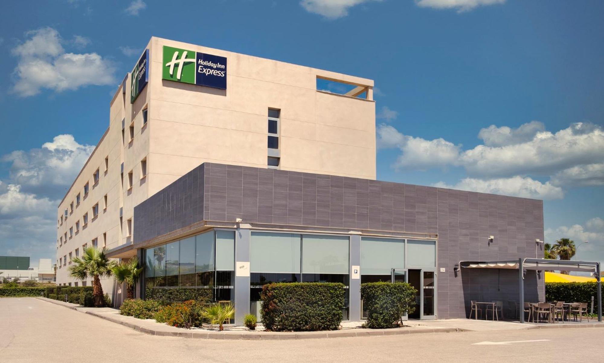 Hotel Express Airport By Ihg