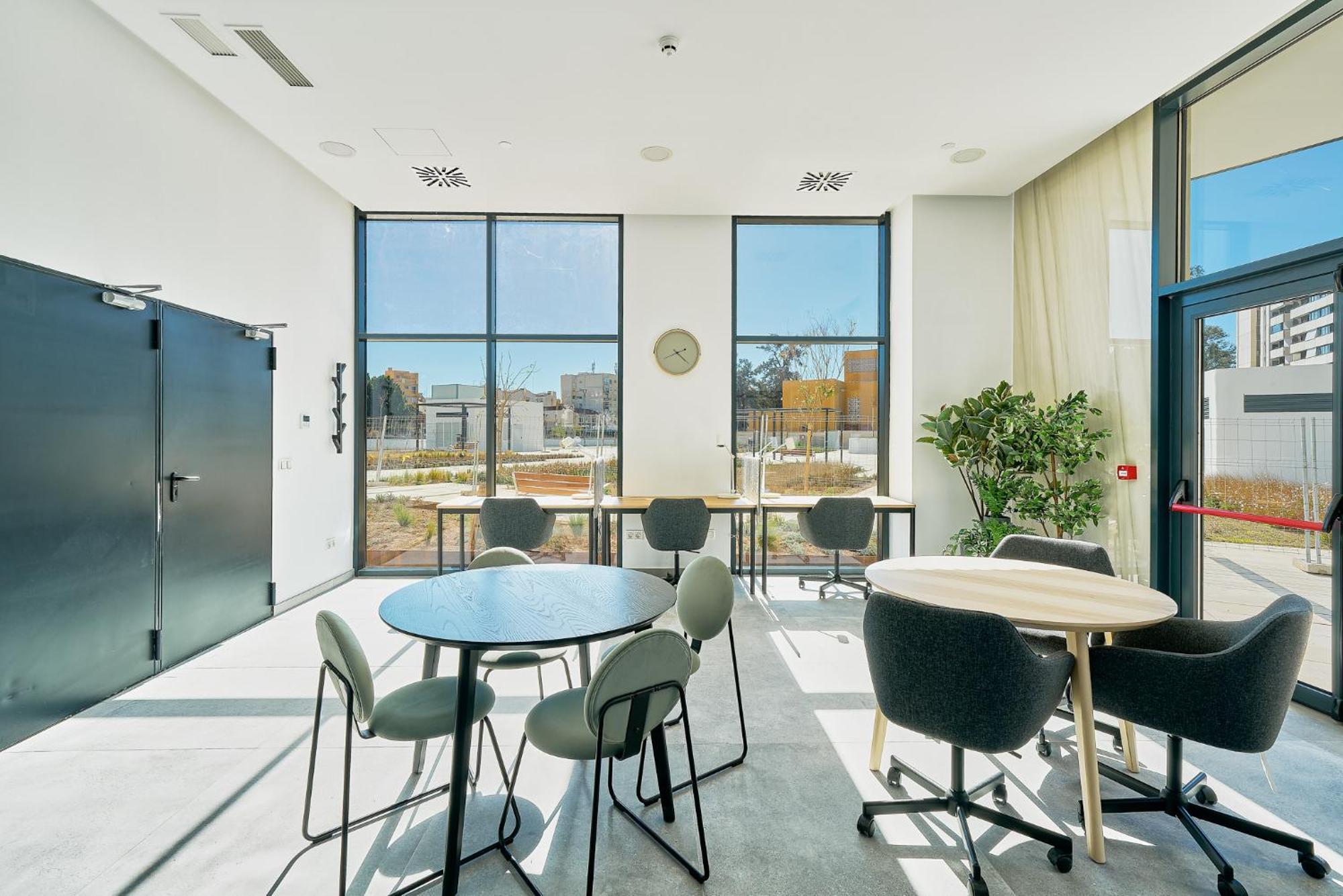 Apartment Sky Tower By Lovely