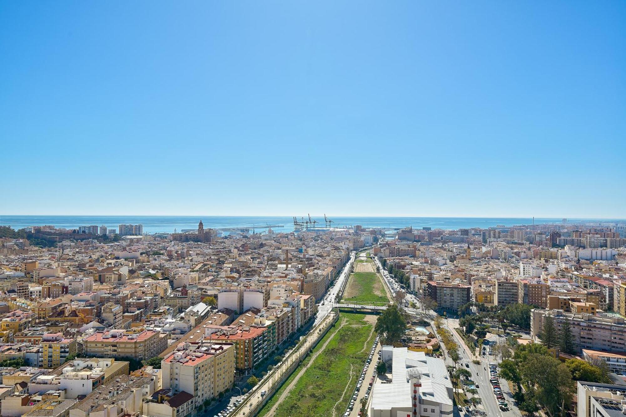 Sky Tower By Lovely * Malaga