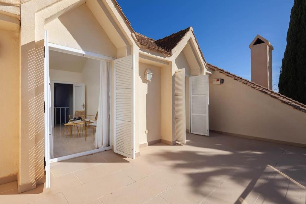 Apartment Luxury With Sea Views & Terrace By Rems