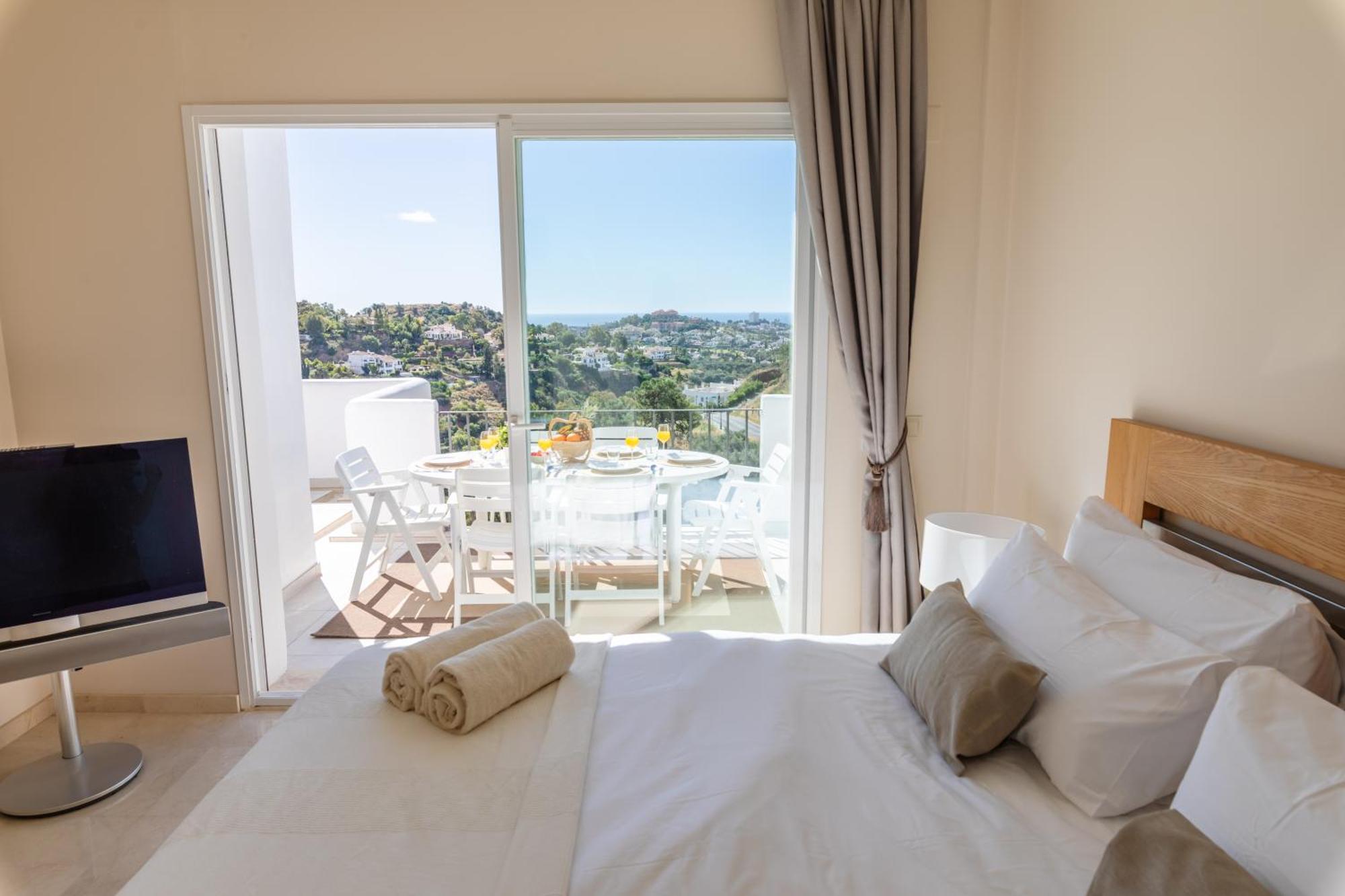 Apartment Beautiful Apartment Amazing Views And Pool *