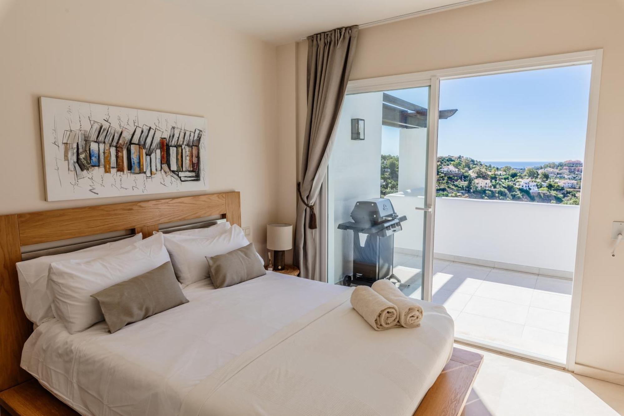 Beautiful Apartment Amazing Views And Pool Apartment Malaga