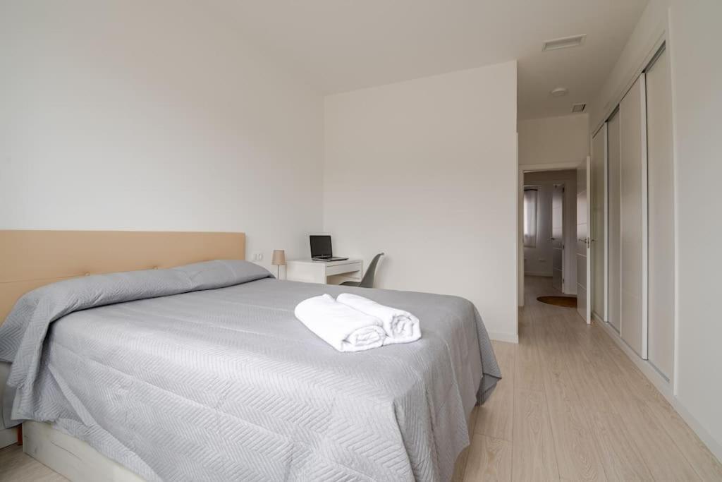 Apartment Nuevo, Disfruta Del Silencio, Familias Con Ninos, Aire Acondicionado, 2 Banos , Playa