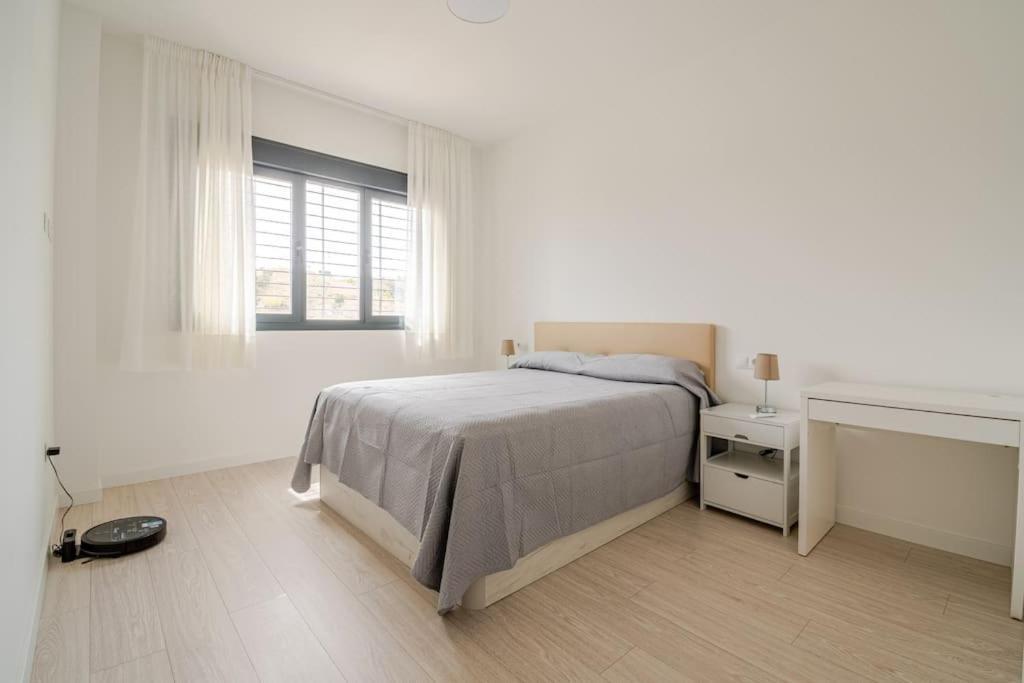 Apartment Nuevo, Disfruta Del Silencio, Familias Con Ninos, Aire Acondicionado, 2 Banos , Playa