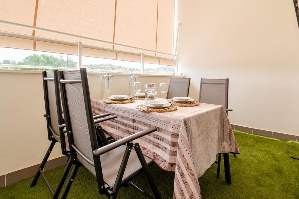 Apartment Nuevo, Disfruta Del Silencio, Familias Con Ninos, Aire Acondicionado, 2 Banos , Playa Benajarafe