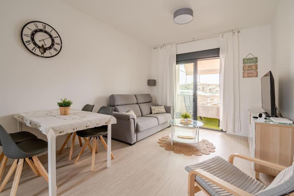 Apartment Nuevo, Disfruta Del Silencio, Familias Con Ninos, Aire Acondicionado, 2 Banos , Playa Benajarafe