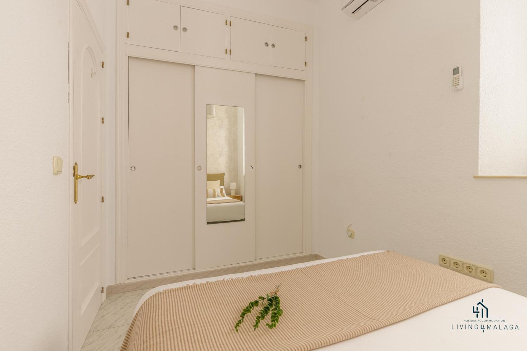 Apartment Living4malaga Amazonia Center Málaga