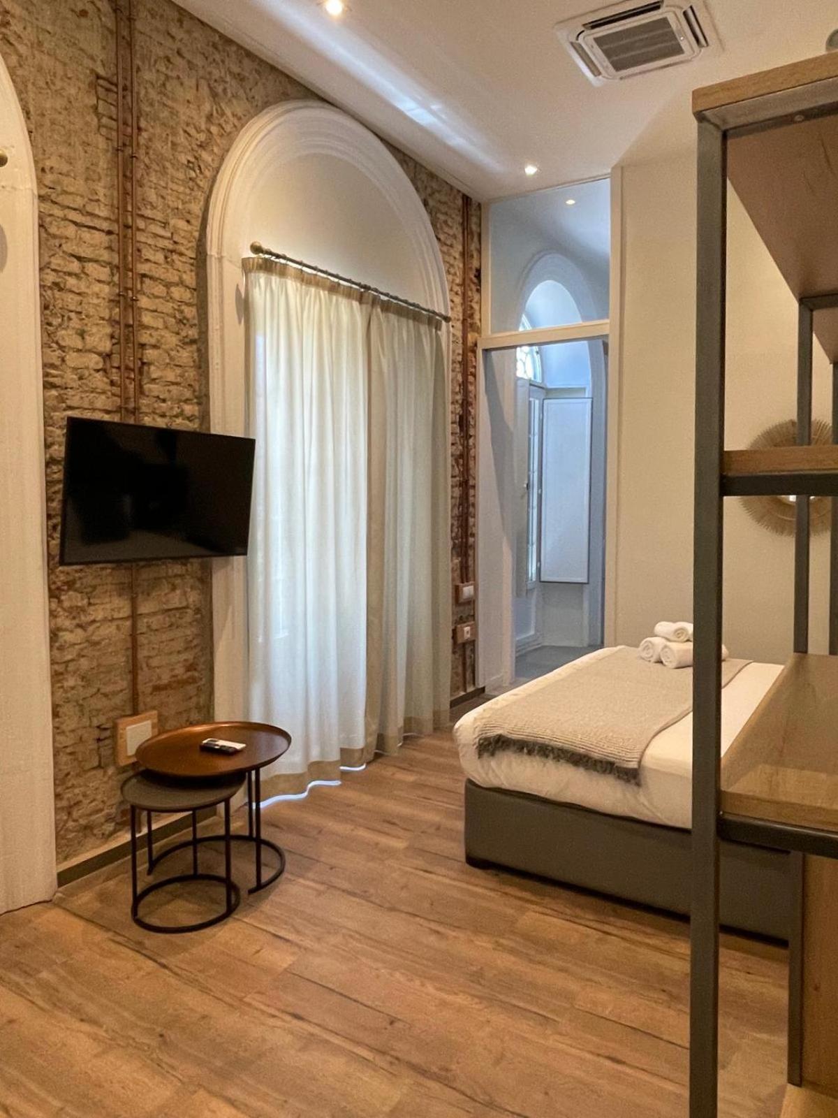 Art Apartment *