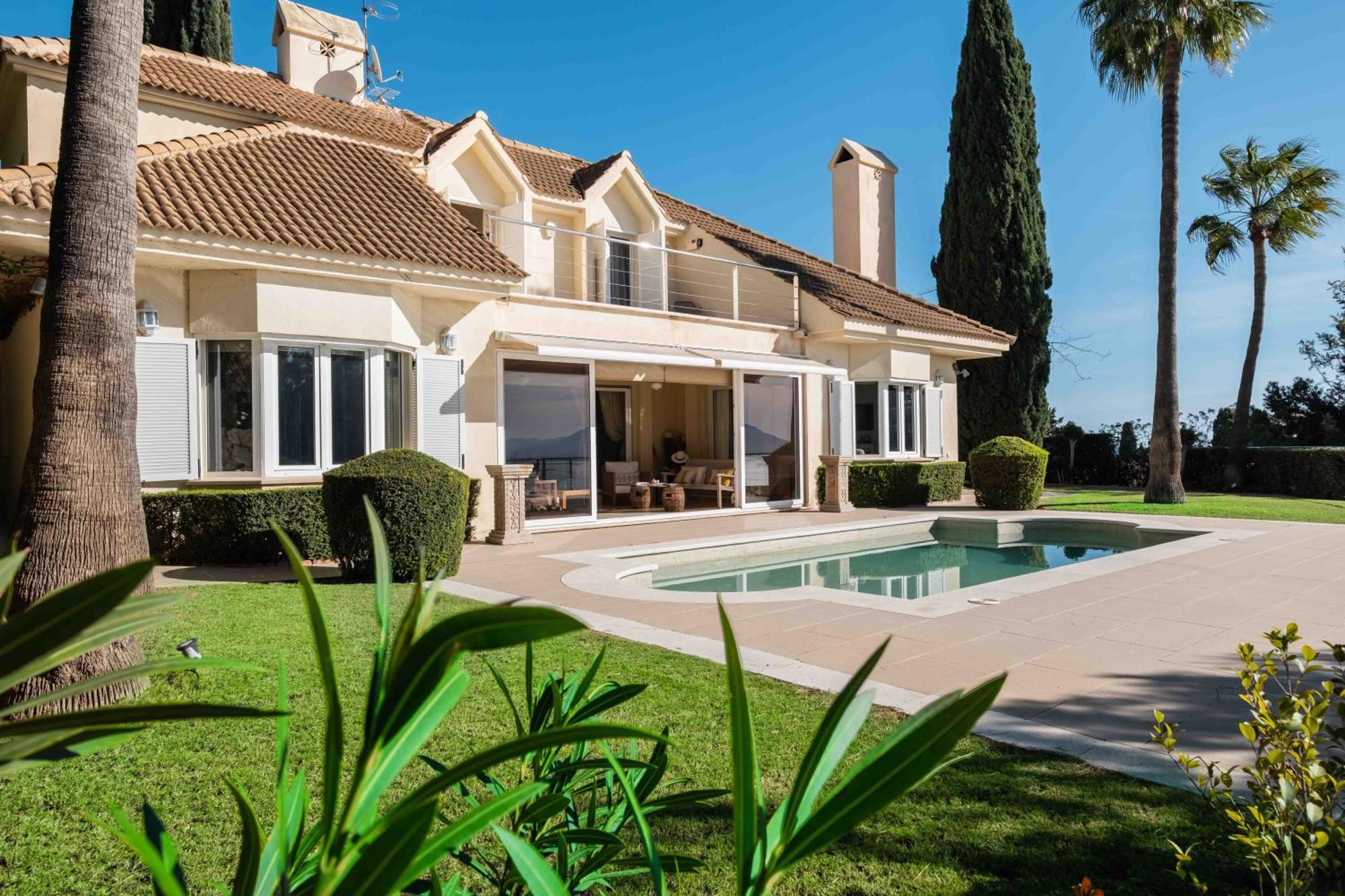 Apartment Luxury With Sea Views & Terrace By Rems Málaga