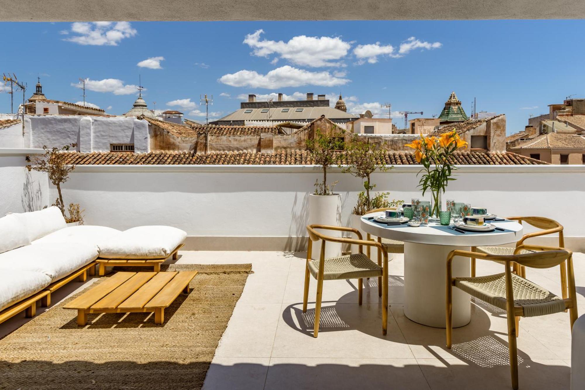 Atarazanas Suite, Atico Con Terraza Apartment *