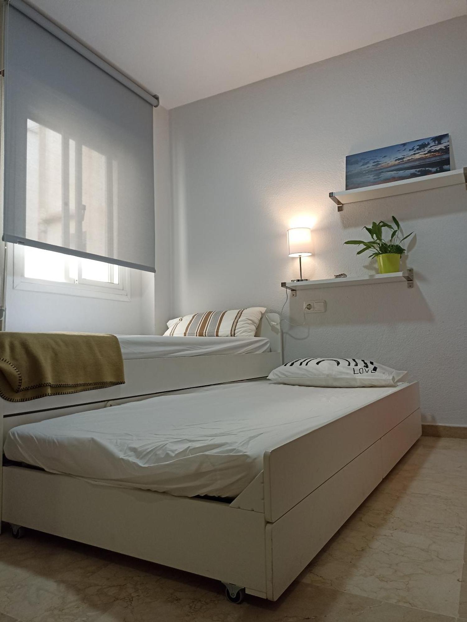 Confortable Habitacion Centrica En Piso Privado Homestay Malaga