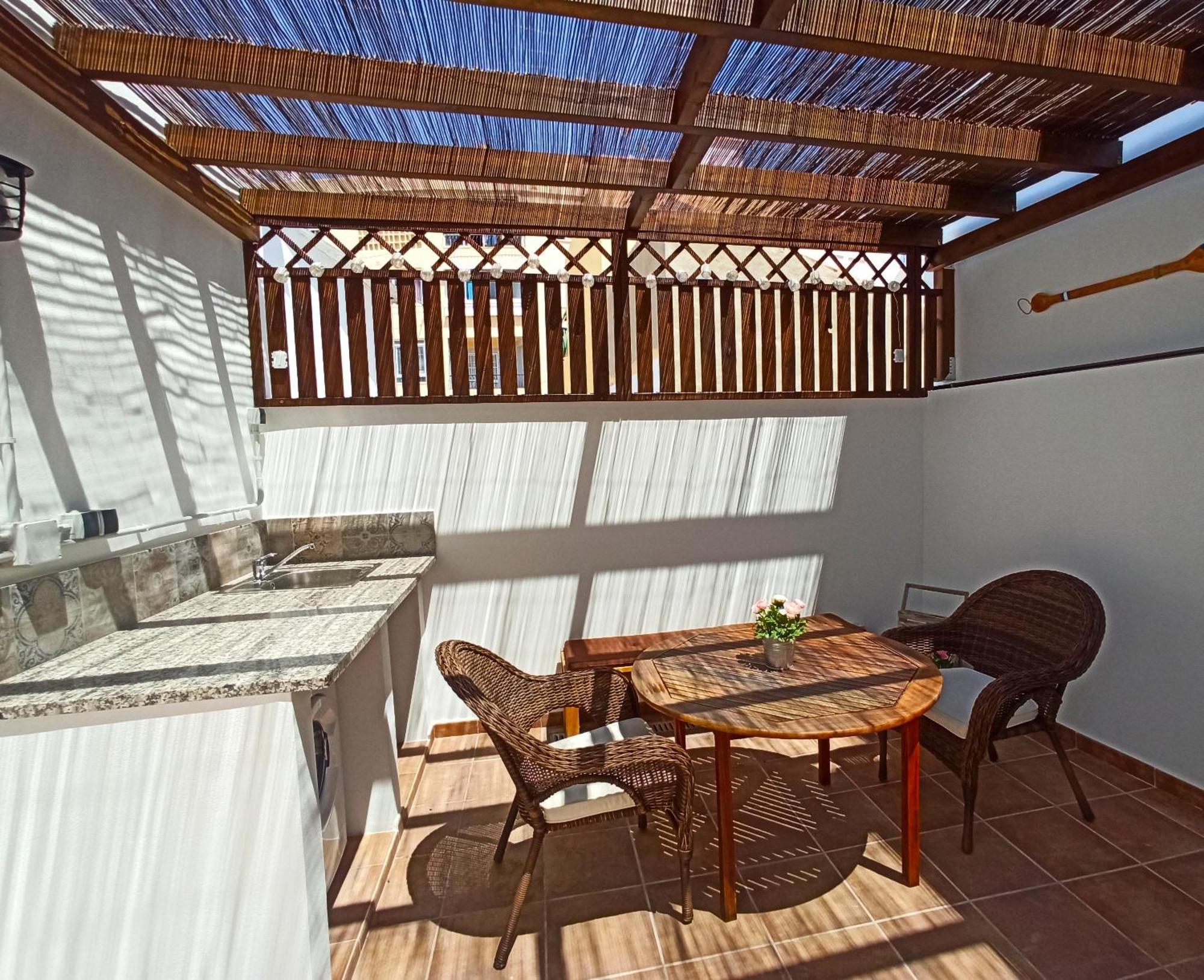 Barcelo 21: Centrally Located Attic With Terrace And Retreat *