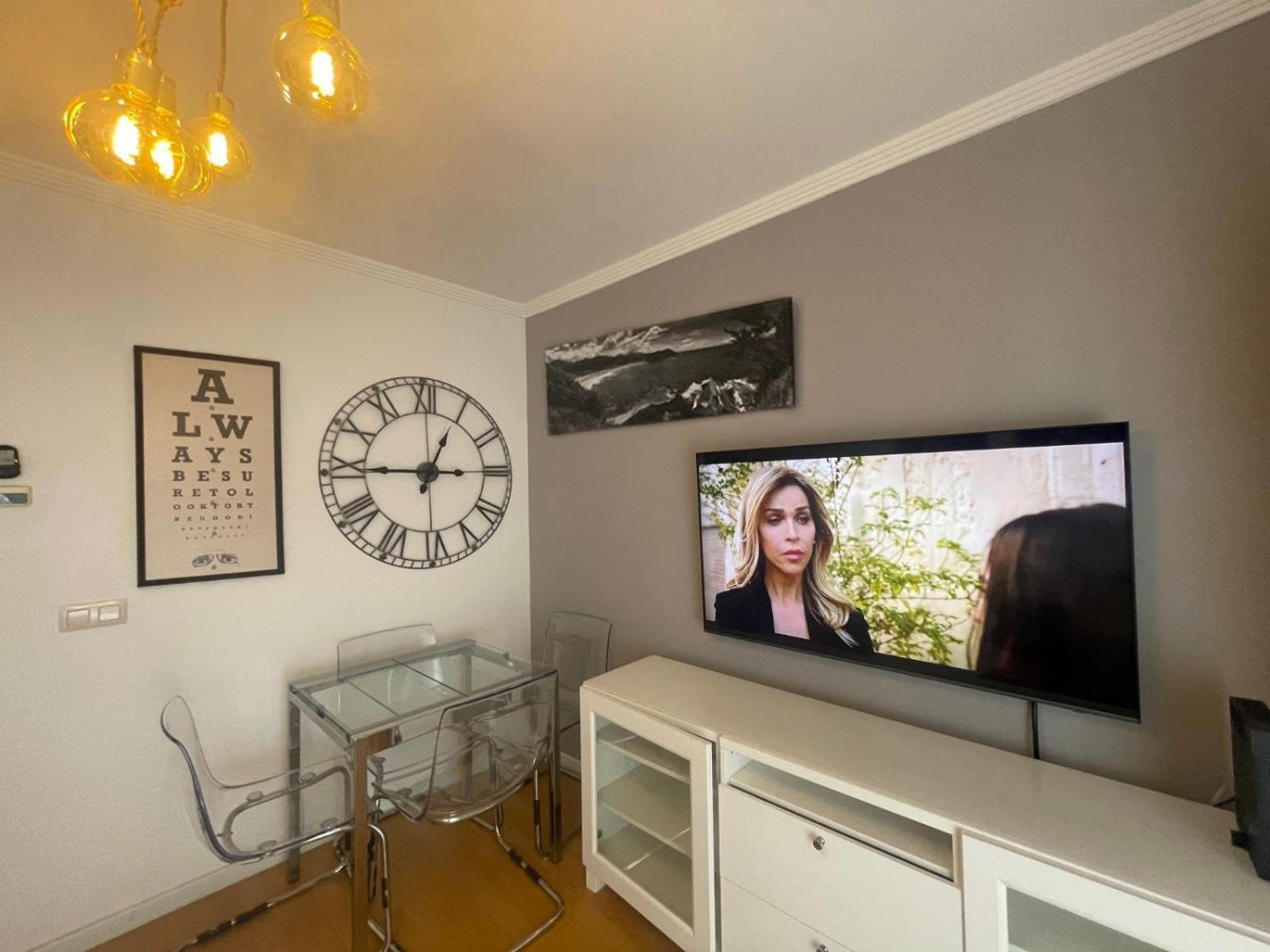 Maravilloso Centrico De 70m2, Jardin Propio 40m2 Con Piscina Ninos Y Parking Opcional Apartment Malaga
