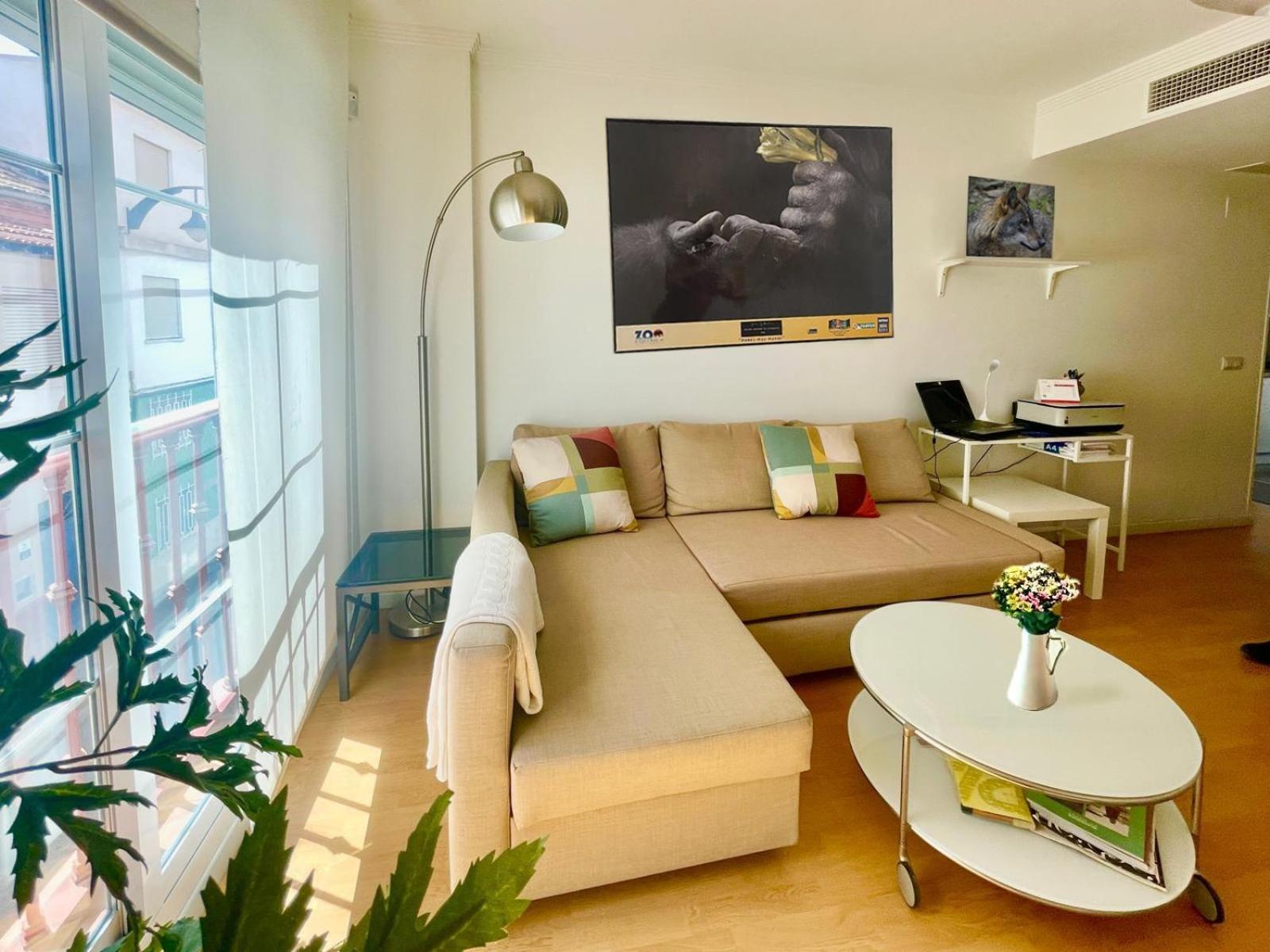 Maravilloso Centrico De 70m2, Jardin Propio 40m2 Con Piscina Ninos Y Parking Opcional Apartment *
