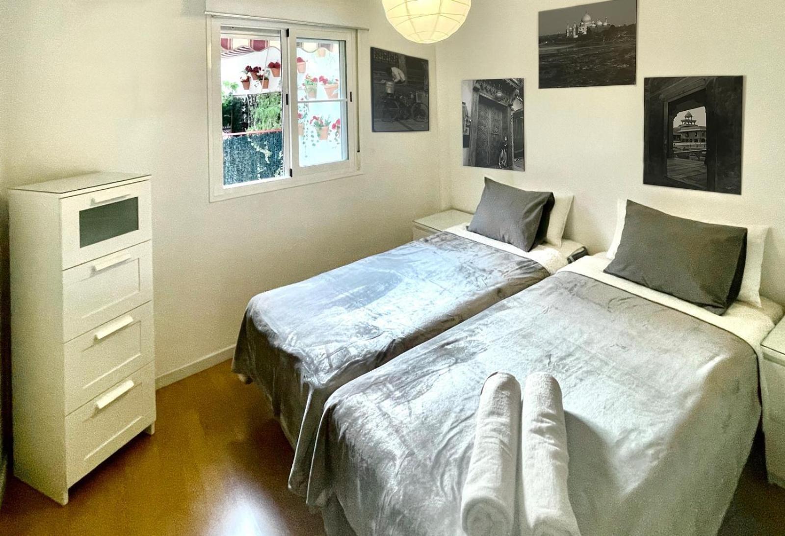 Maravilloso Centrico De 70m2, Jardin Propio 40m2 Con Piscina Ninos Y Parking Opcional Apartment Malaga