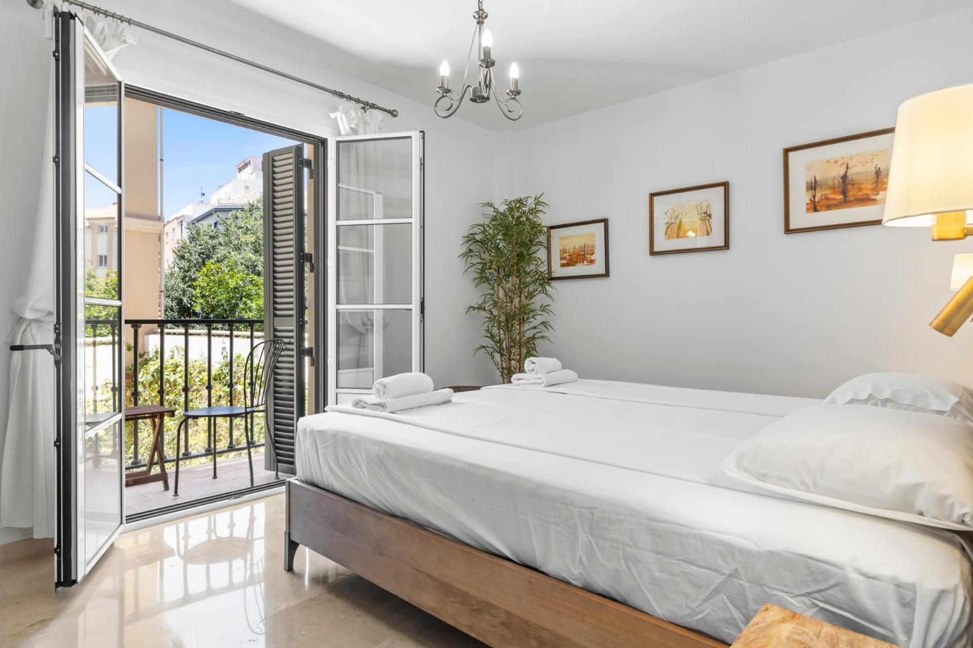 Stunning In Historic Center By Costarentals - Mal05 * Málaga