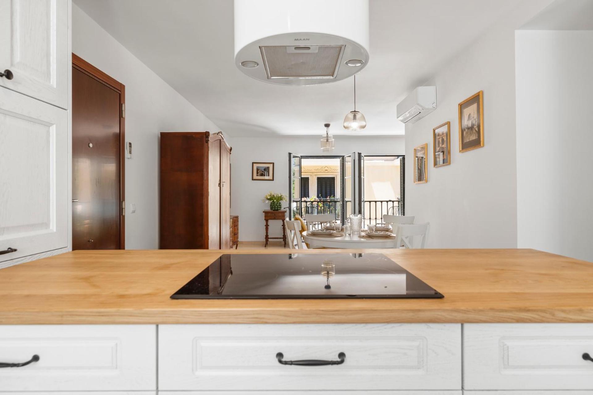 Stunning In Historic Center By Costarentals - Mal05 * Málaga
