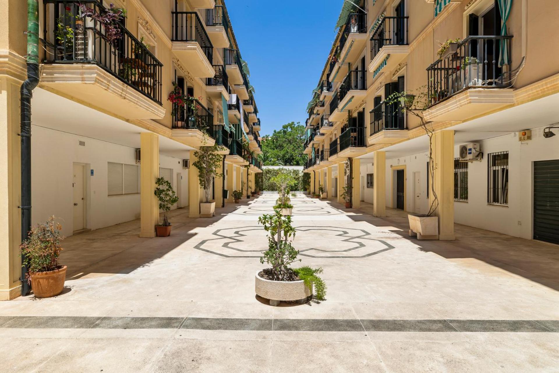 Stunning In Historic Center By Costarentals - Mal05 Apartment Málaga