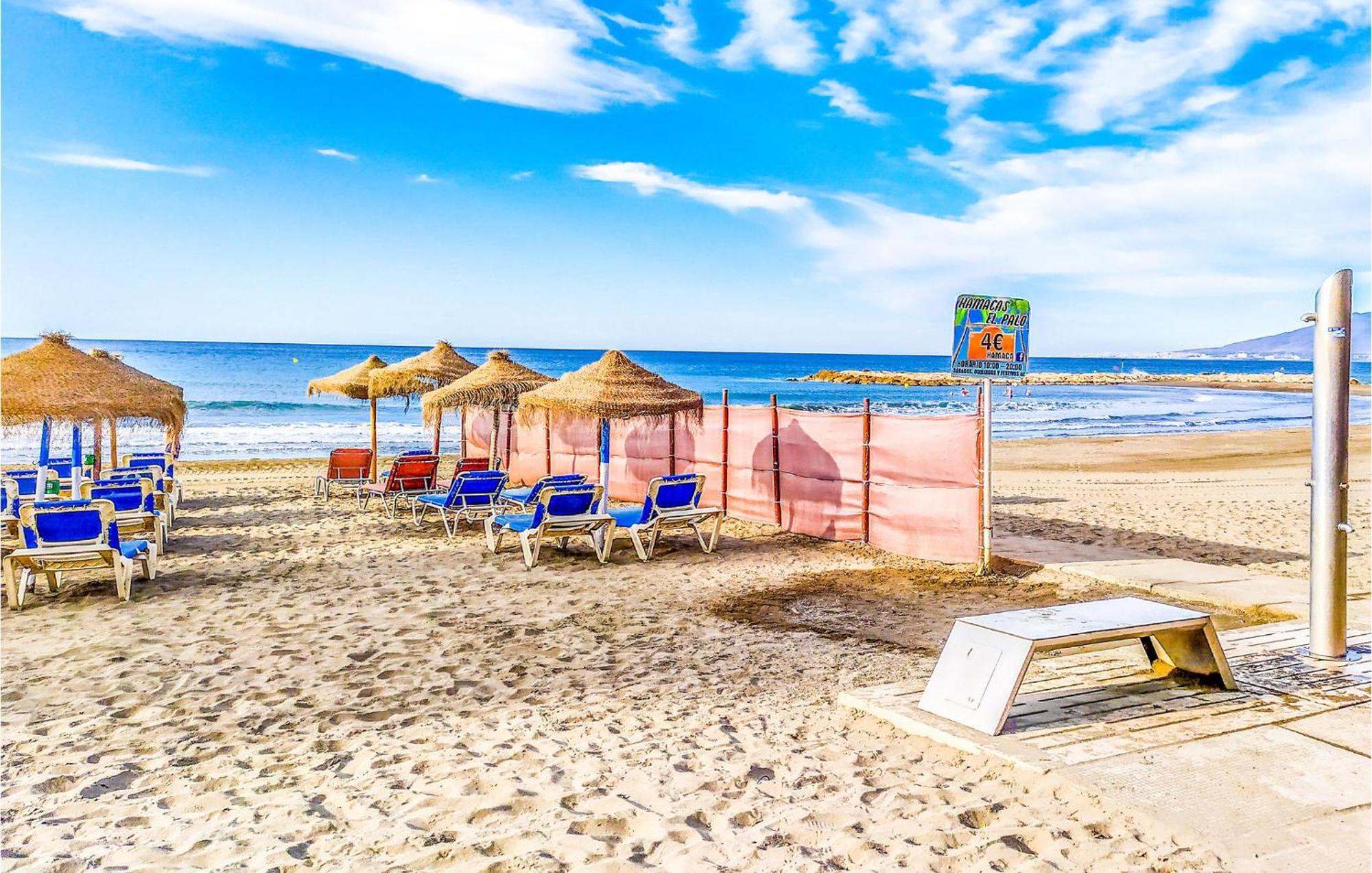 2 Bedroom Lovely In Vakantiehuis Málaga