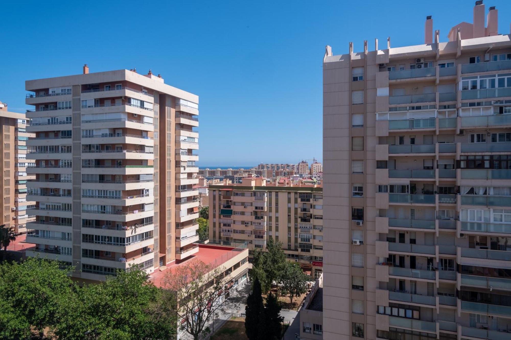 Bright With Views 3 Bedrooms 2 Bathrooms