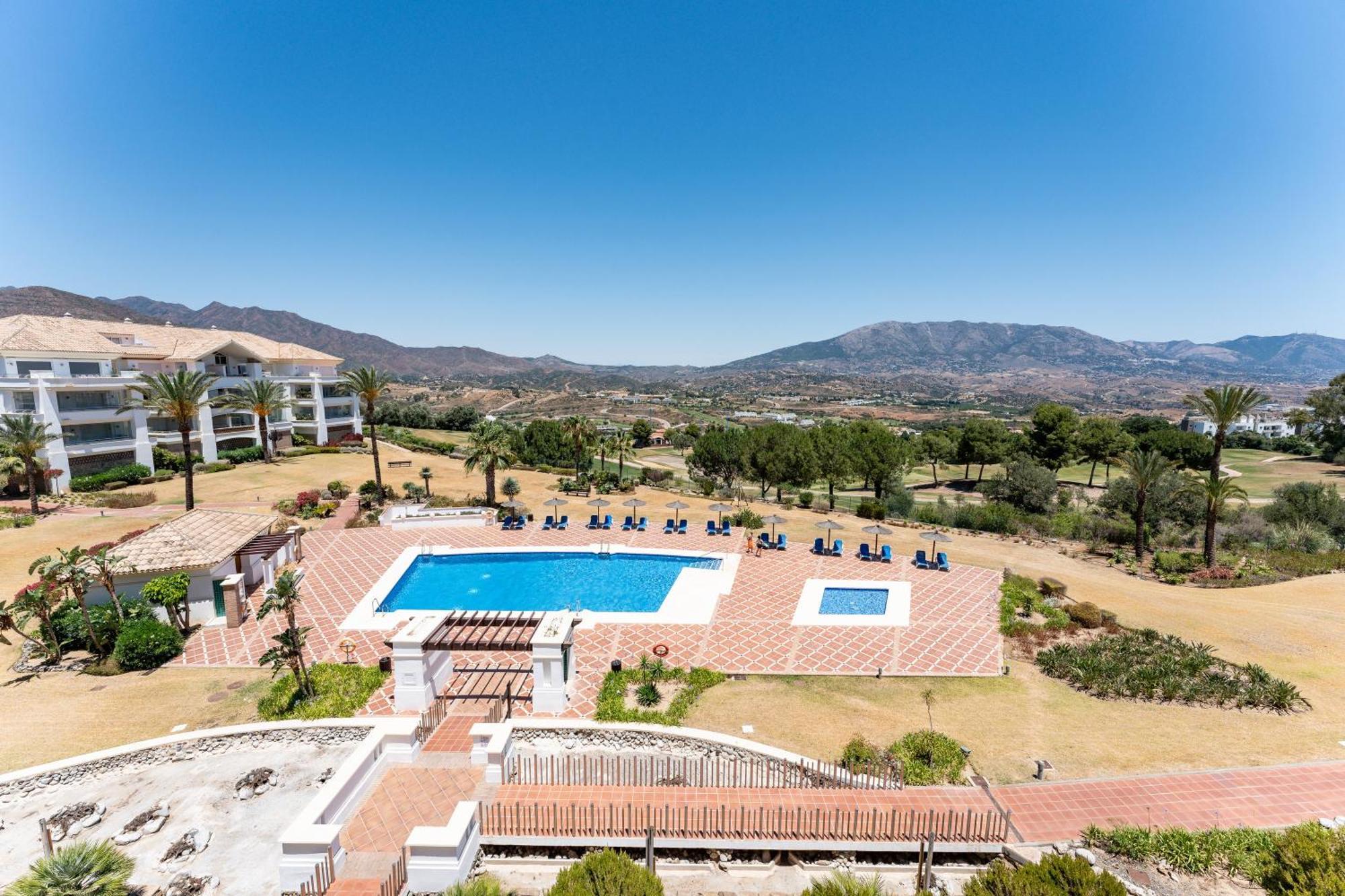 Real Alta Vista Golf Apartment Malaga