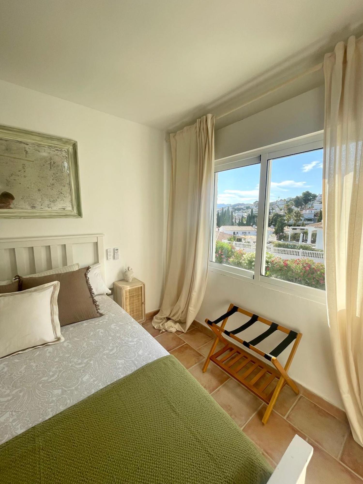 Atico Con Dos Terrazas Con Estupendas Vistas Del Mar * Malaga