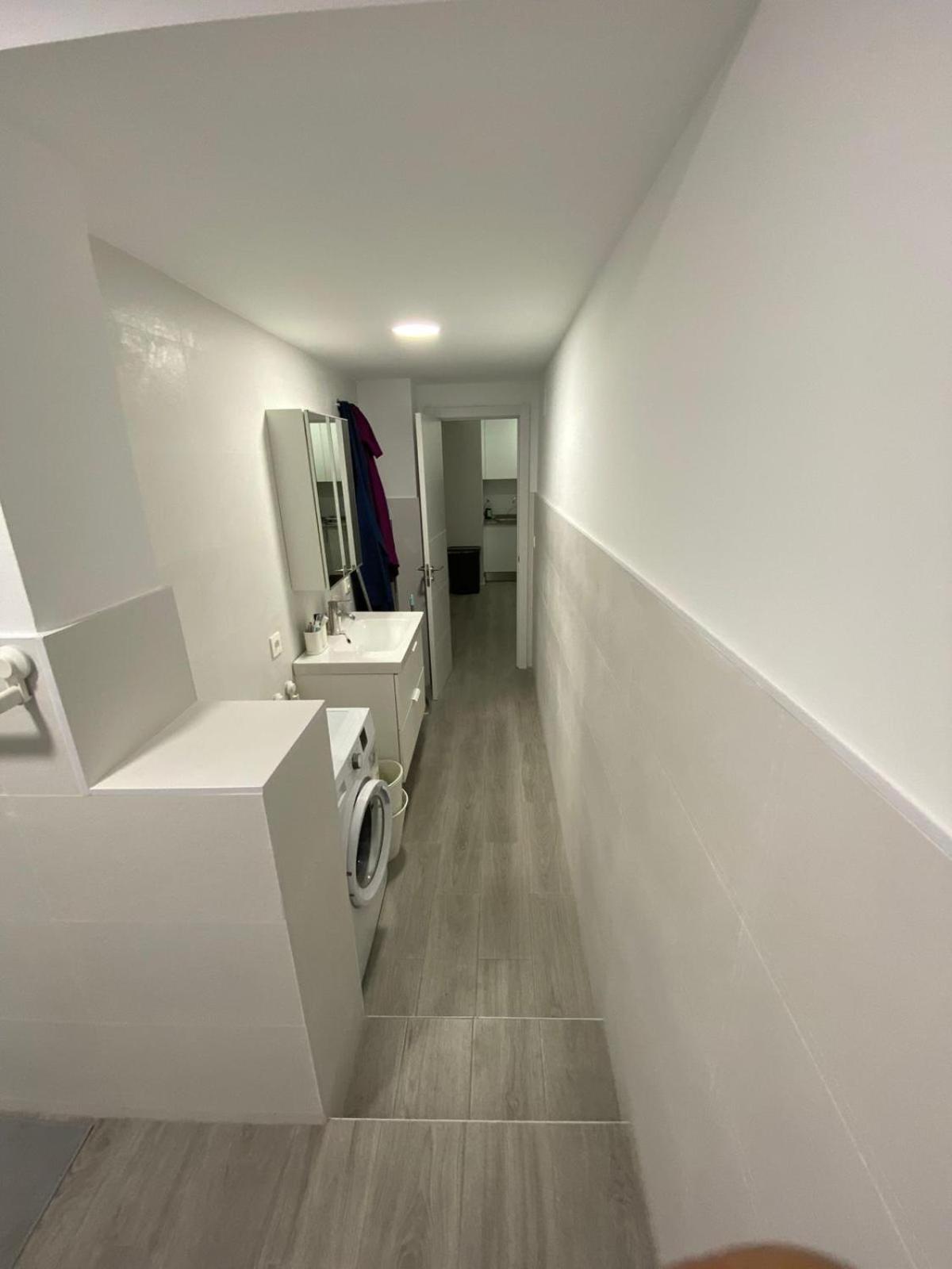 3 Con Terraza Junto A Monte Victoria * Malaga