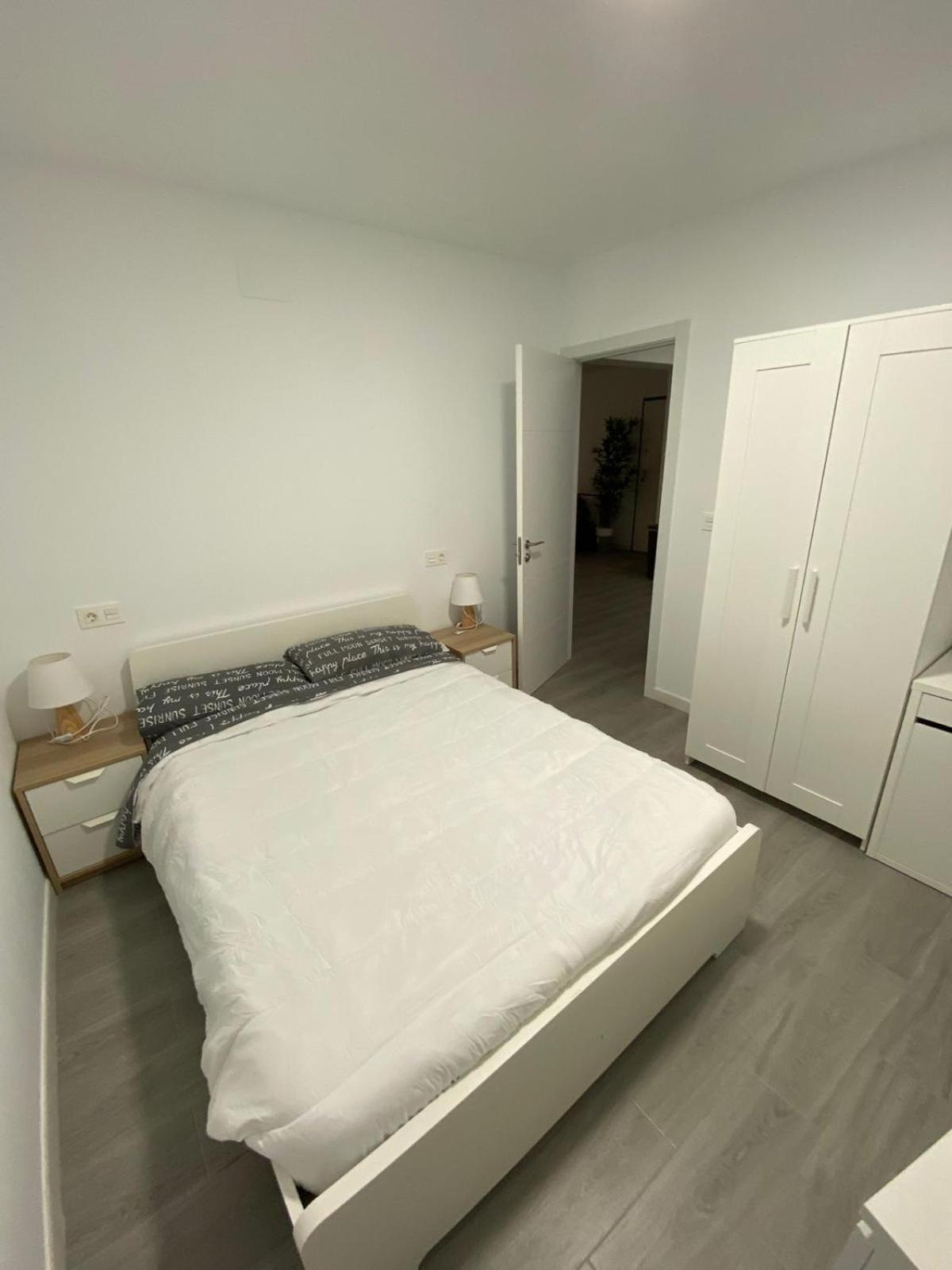 3 Con Terraza Junto A Monte Victoria Malaga