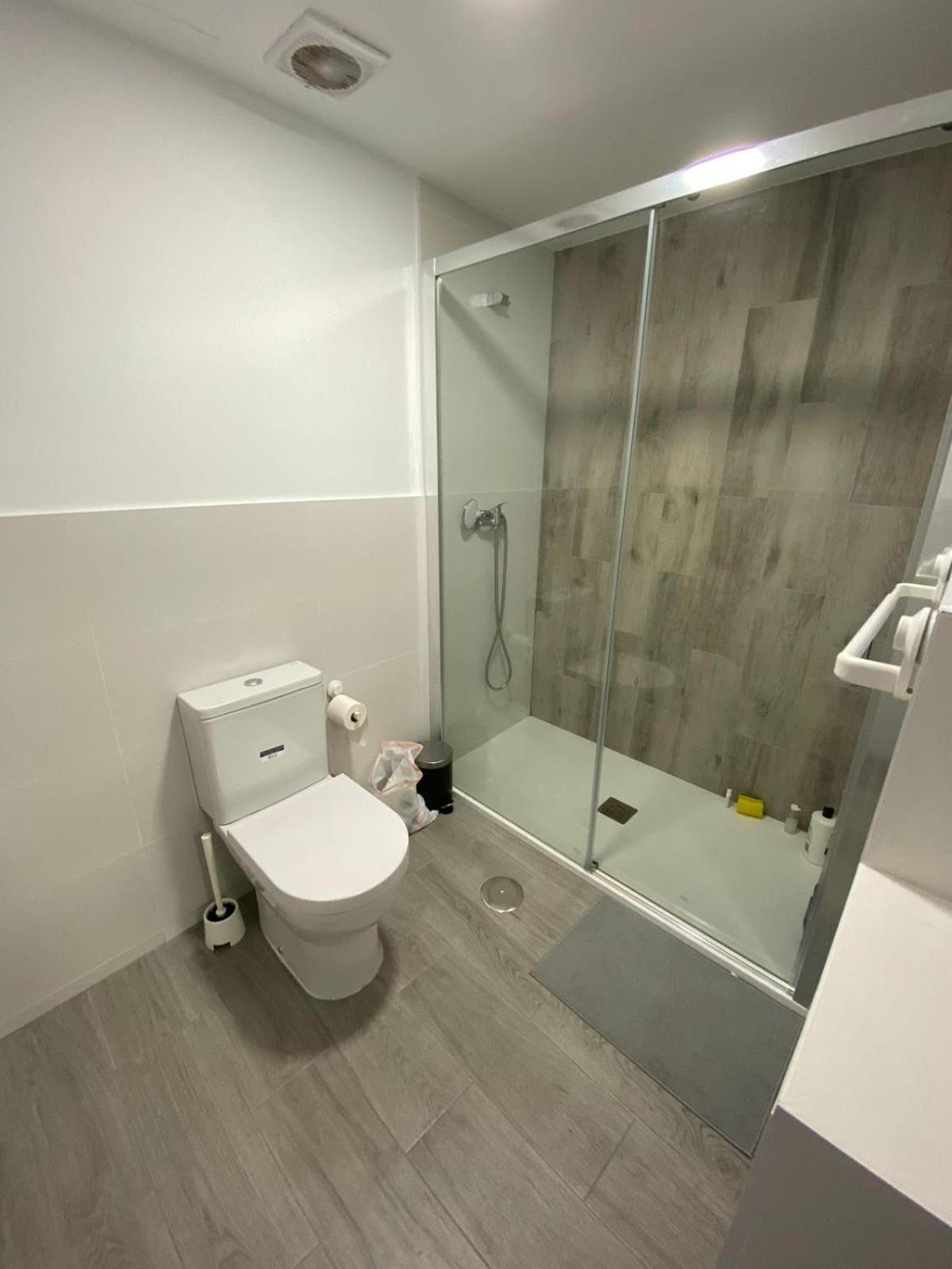 3 Con Terraza Junto A Monte Victoria * Malaga
