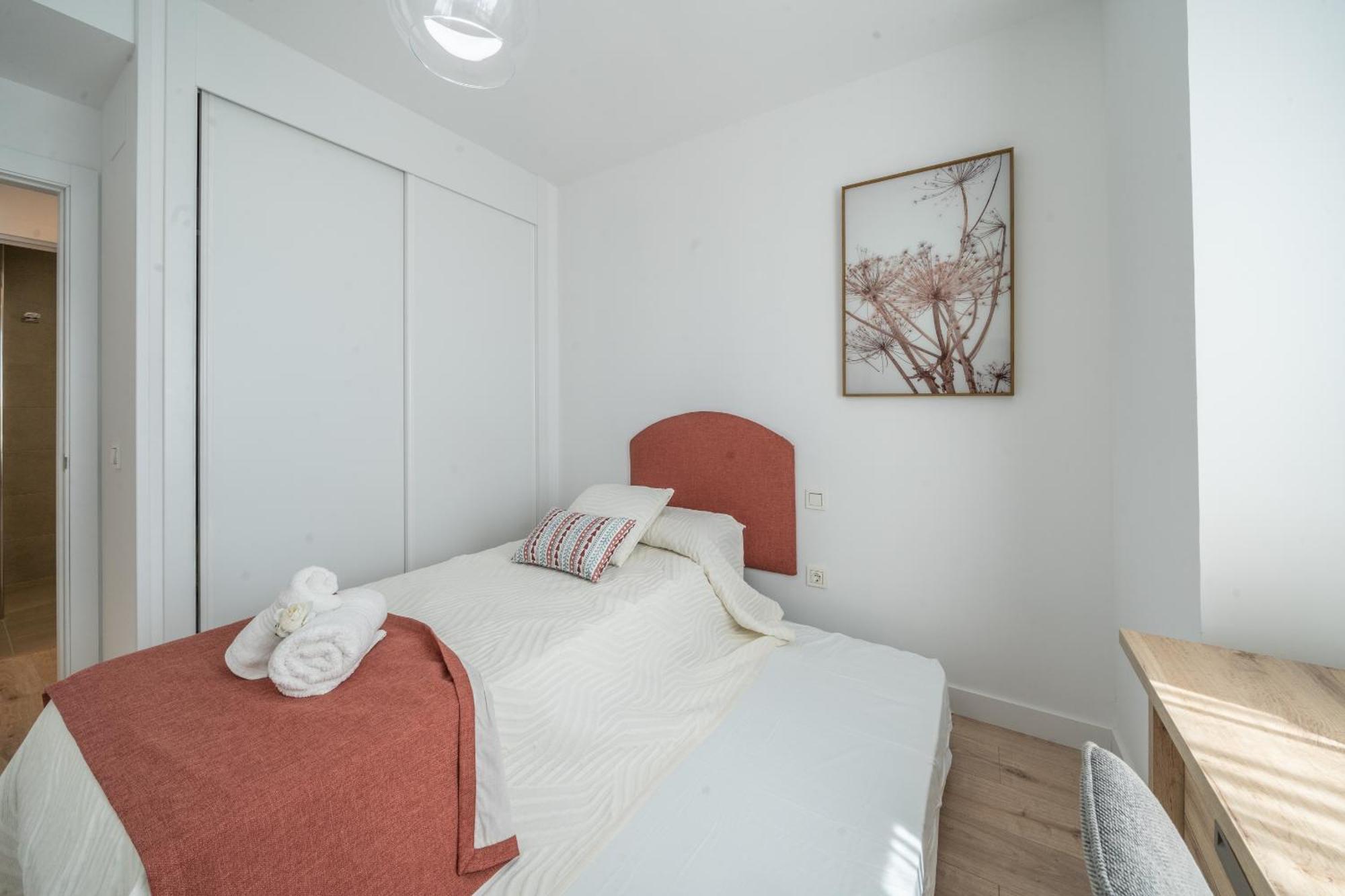 Xpce Urban Skyline - Parking Free Apartment Malaga