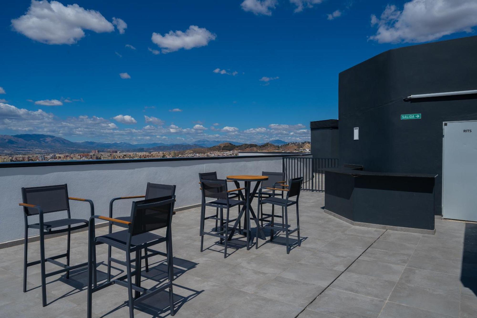 Xpce Urban Skyline - Parking Free Malaga