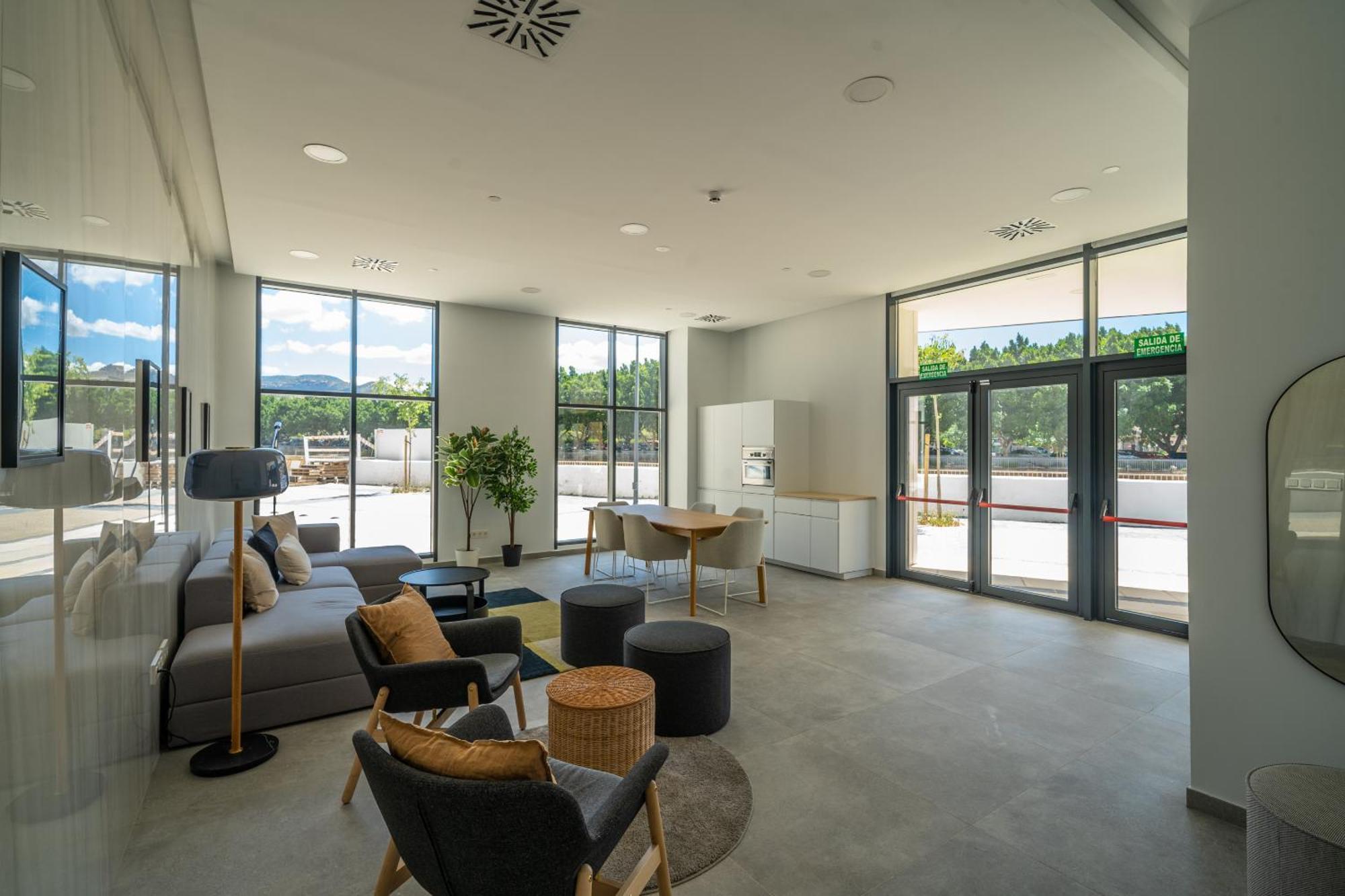 Xpce Urban Skyline - Parking Free Apartment Malaga