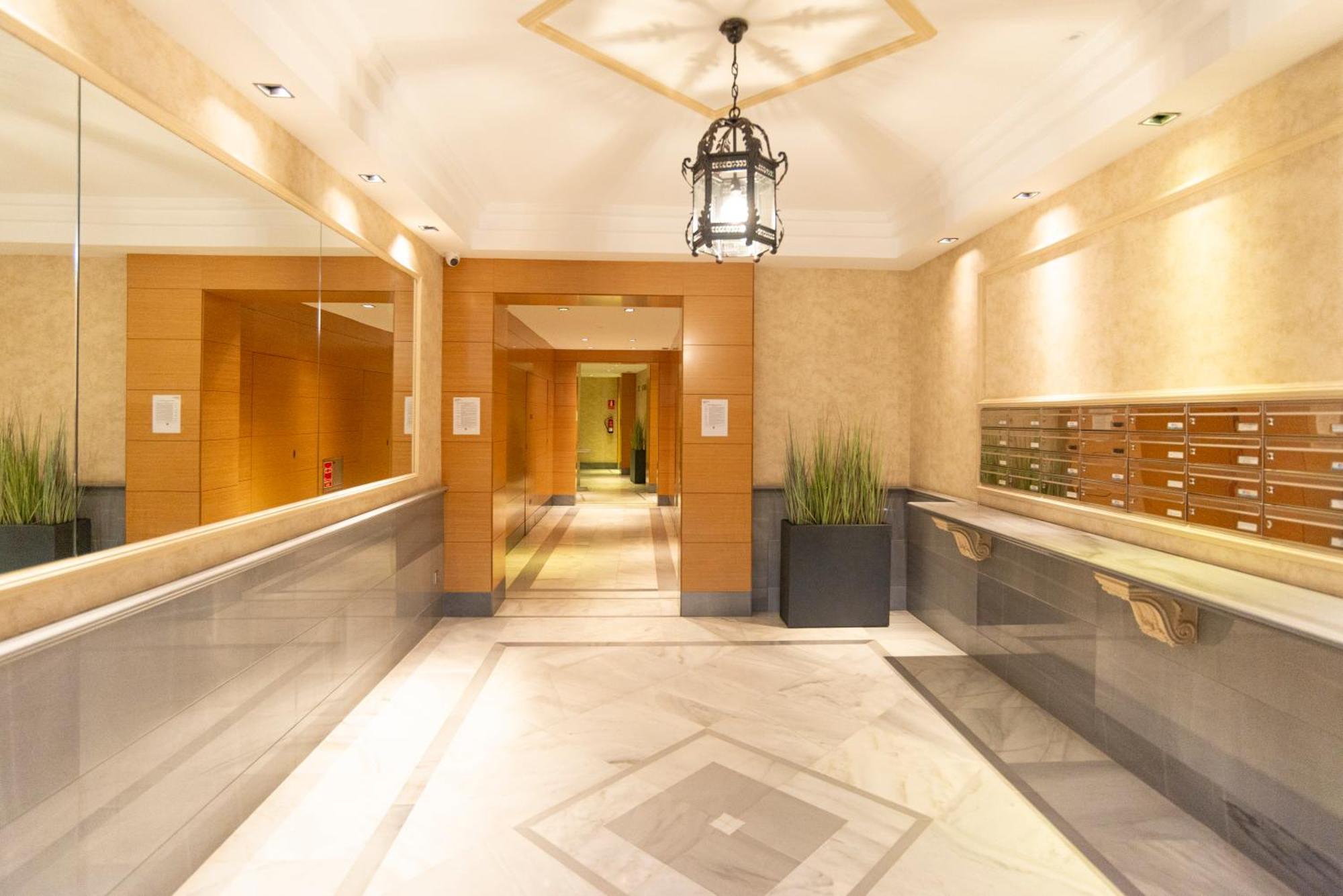 Apartment Souviron & Old Town By Ele
