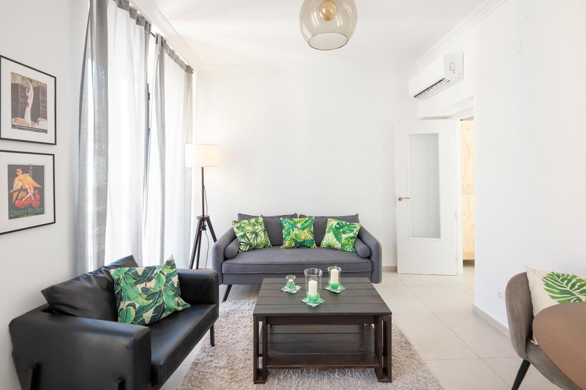 The 2nd In The 14 Alvarez Street Apartment *